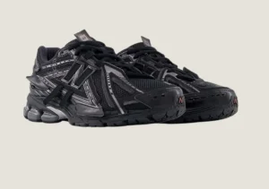 Alternative view of New Balance 1906A - Triple Black