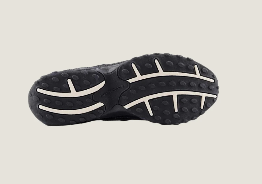 New Balance 204L MRA - Black - Image 3