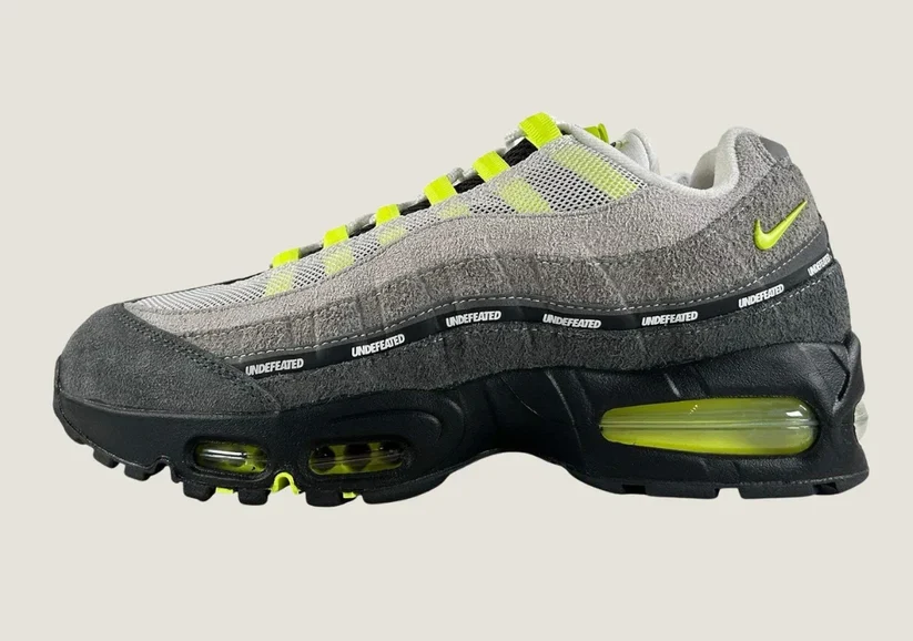 Nike Air Max 95 x Undefeated - NYC Neon - Image 4